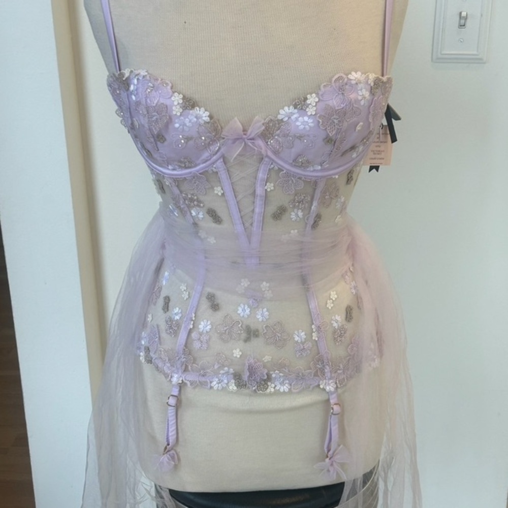 Victoria's Secret Lavender Floral Embroidered Bustier - Picture 14 of 14